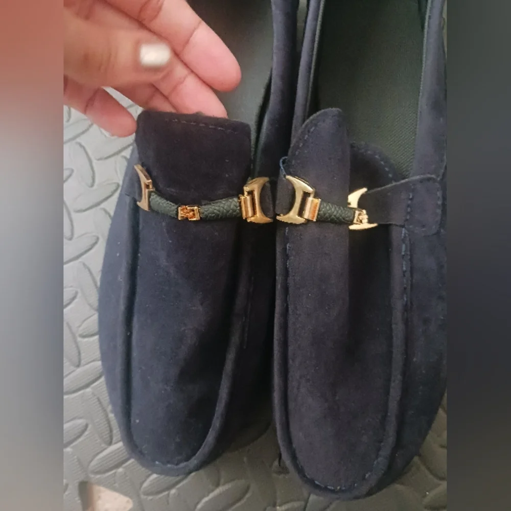 Men Navy Blue Belted Velvet Moccasins Shoes - Picture 4 of 11